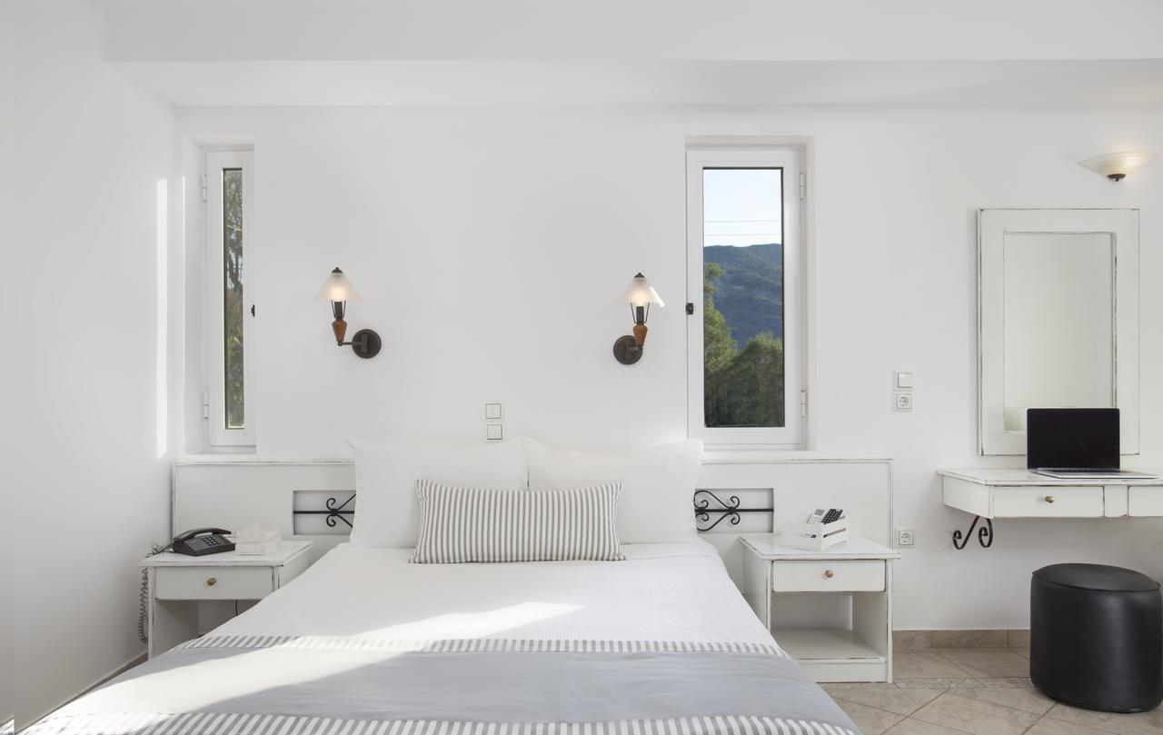 Iris Beach Hotel Monemvasía Dış mekan fotoğraf